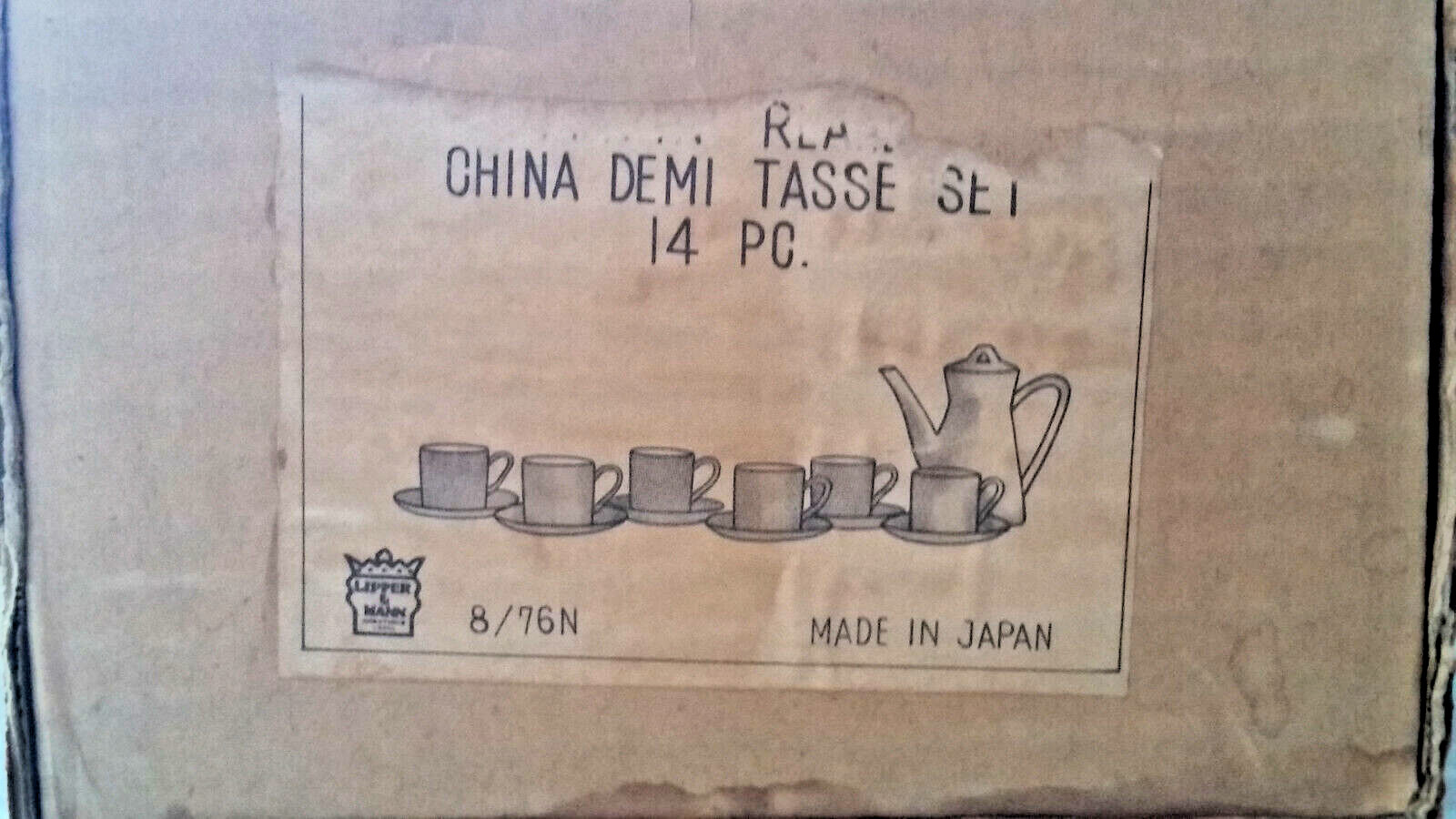 Lipper & Mann China Demi Tasse Set. 14 Pieces, Japan.