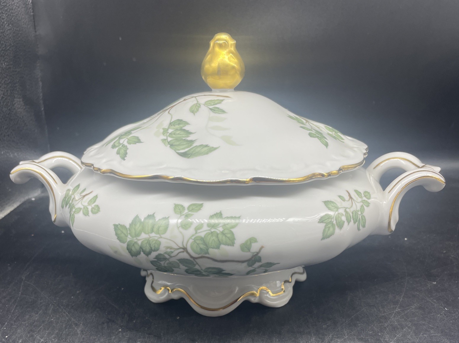 MITTERTEICH Bavaria Germany “Green Leaves” Round Covered Vegetable Bowl MINT