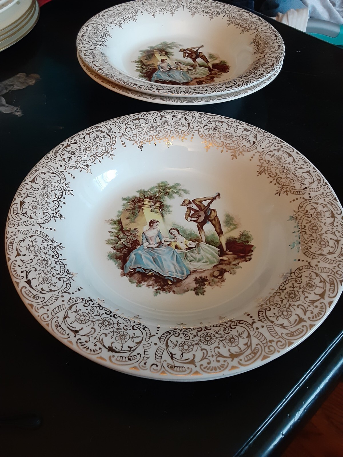 4 – Triumph American D’or Limoges Bowls 22 K Gold SERENADE