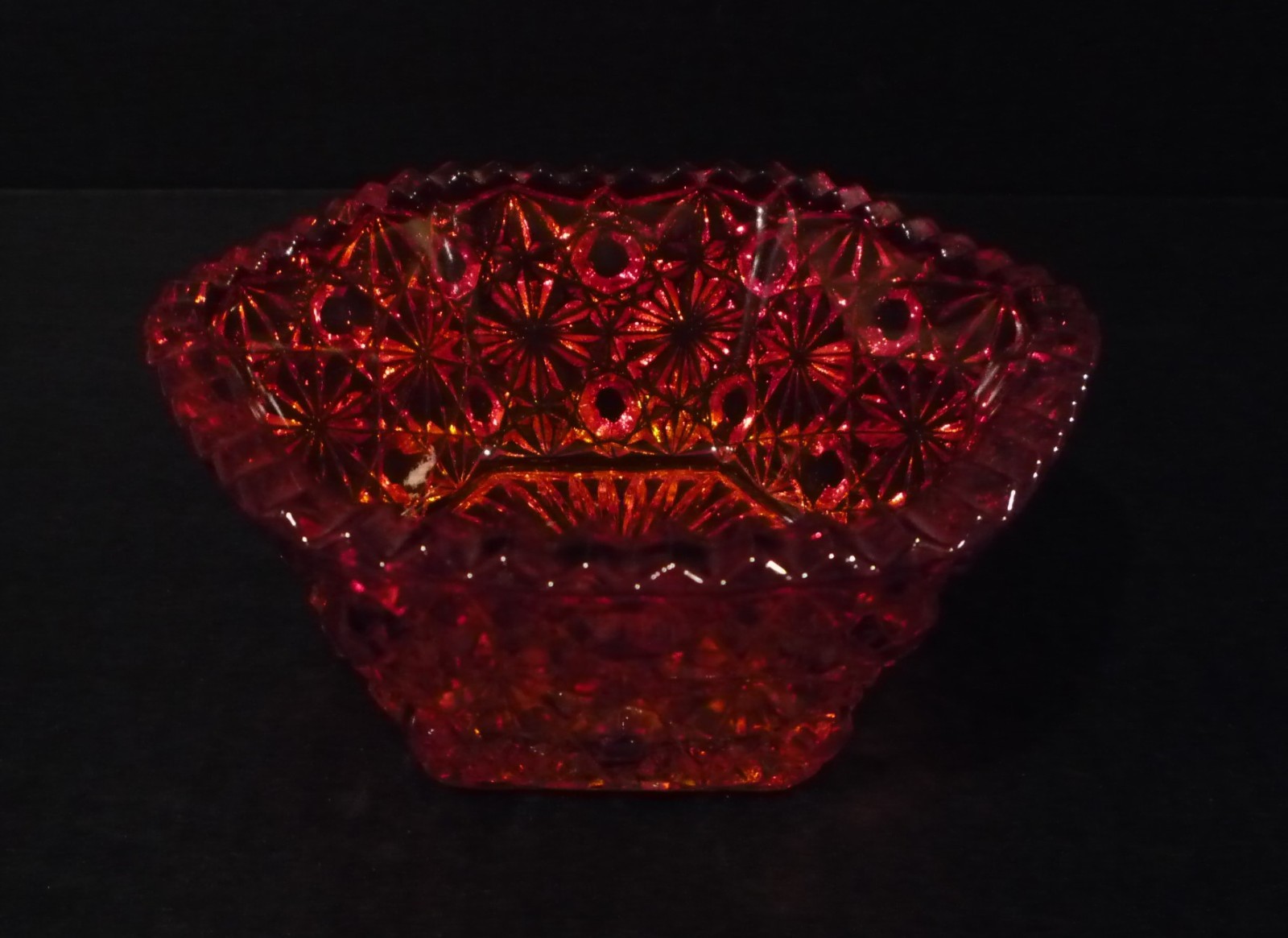 VTG LE SMITH AMBERINA HEXAGON DAISY & BUTTON 5” GLASS CANDY/NUT DISH GLOWS