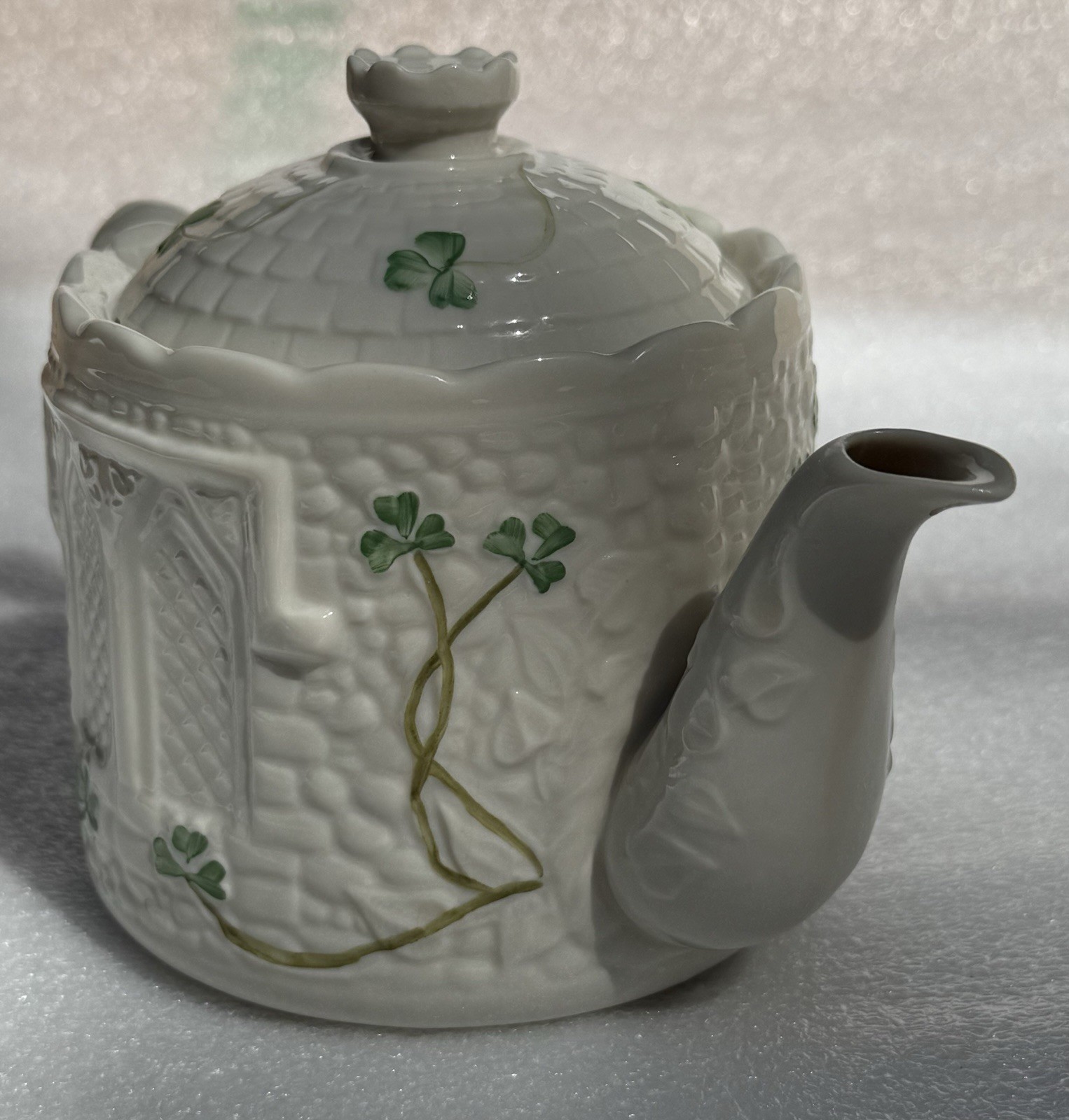 Irish Belleek – Shamrock – 2 Cup 5″ Castle Teapot