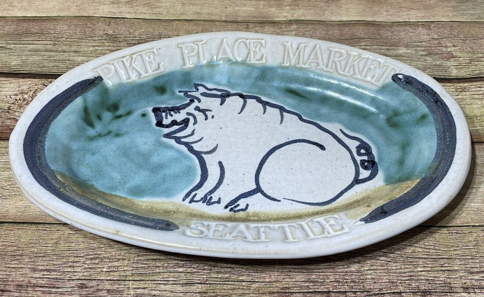 PIKE PLACE MARKET SEATTLE Sally Christopher Pig Platter Studio Pottery Signed