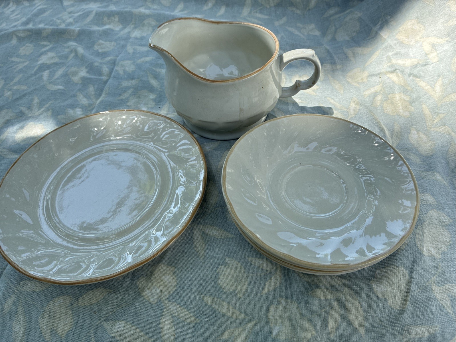 Sculptura Hearthside Stoneware Plate Saucer Creamer Pitcher