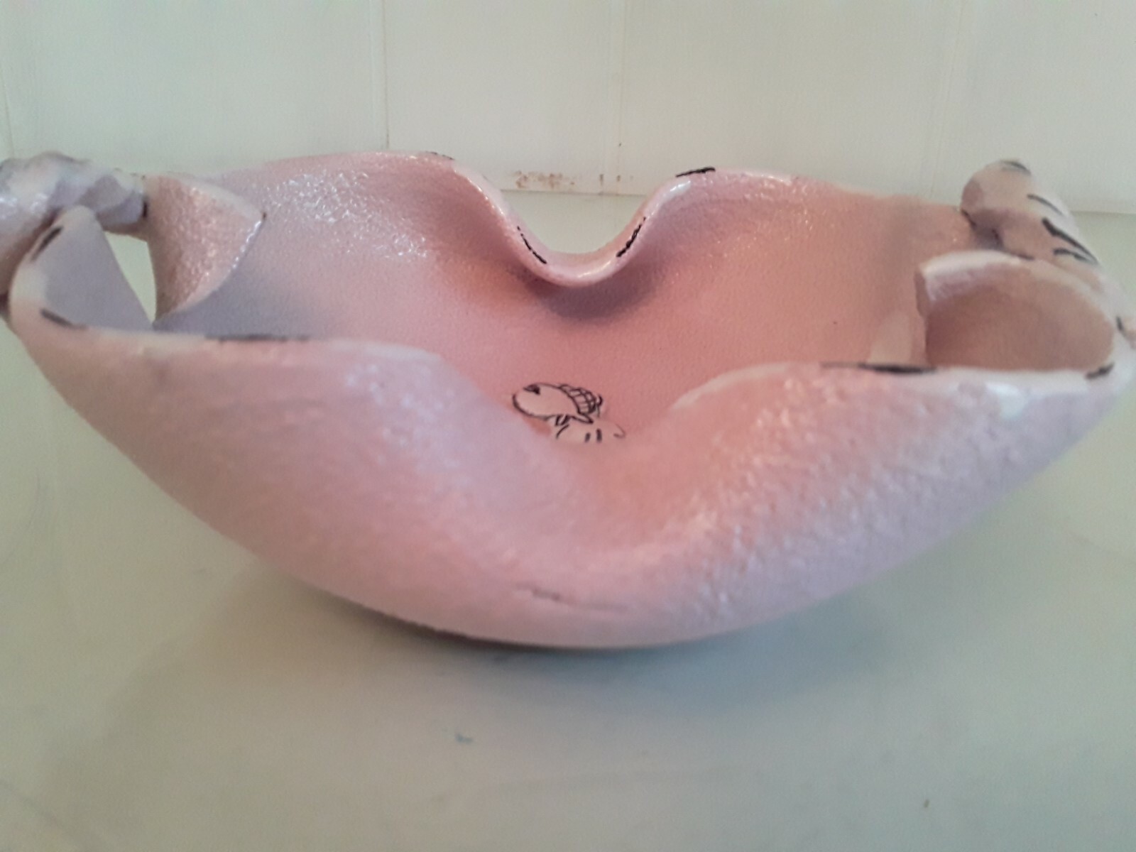 NSP Italian Pink Pottery Dish Bowl Hand Painted in Italy Girl Feeding Bird ’50s