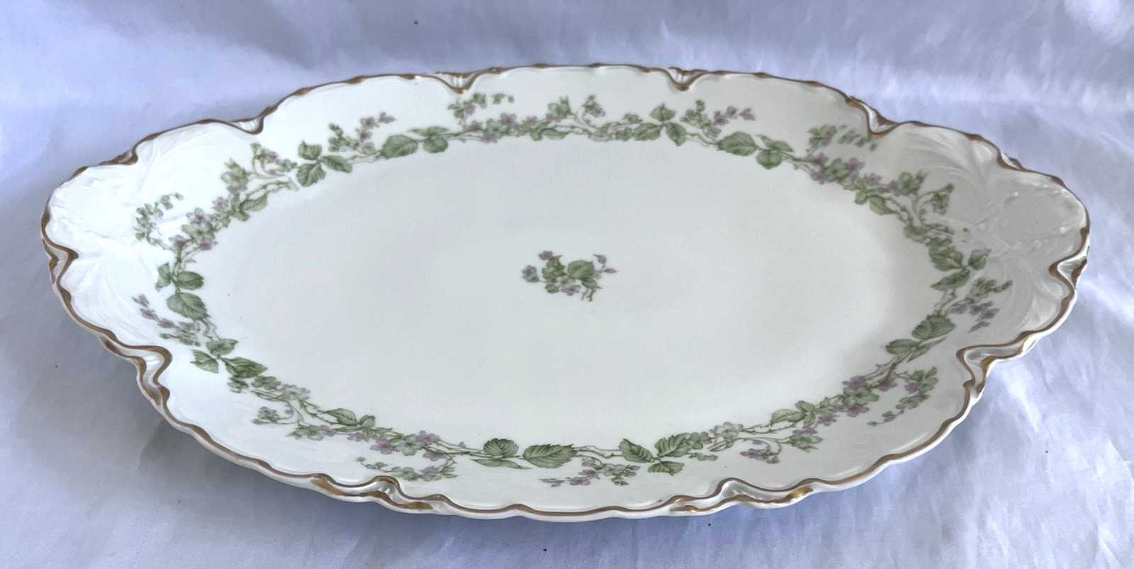 HAVILAND Limoges Charonne 16″ oval serving platter. Limoges. Floral.