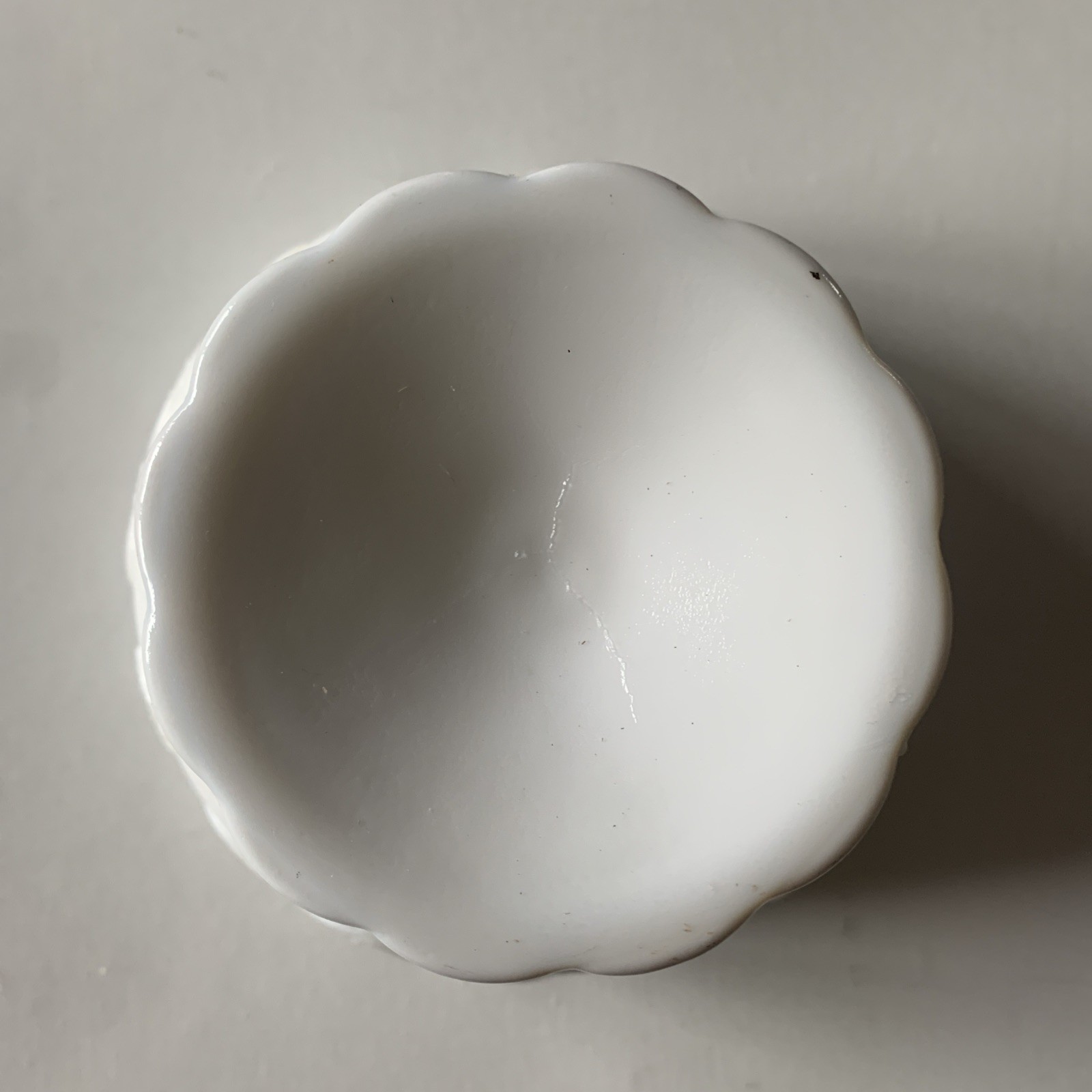 VTG Indiana Glass Milk Glass Pedestal Compote Bowl Filigree Pattern 5.5”T x 7”W