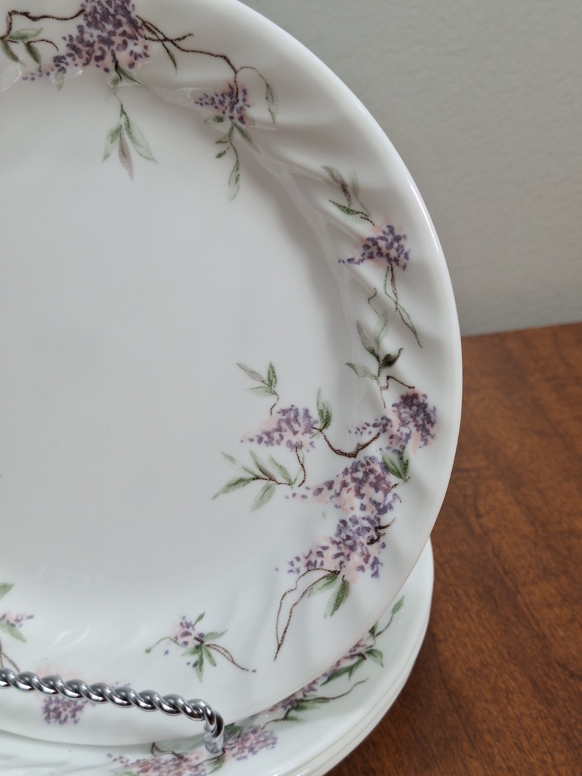Vtg Corelle Set Of 4 Wisteria Salad Plates Lilac Purple 7.25 Inch Cottagecore