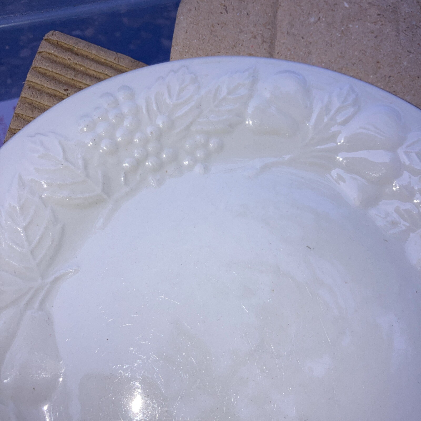(x11 pcs) Gibson Housewares Salad Plates Embossed Raised Fruit Edge White 7 3/4”