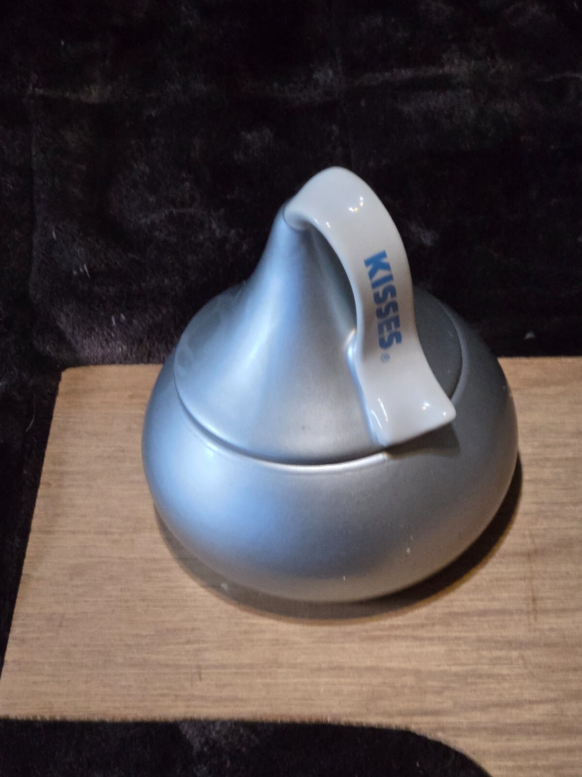 Hershey’s Kisses Silver Ceramic Candy Dish Bowl With Lid 2006