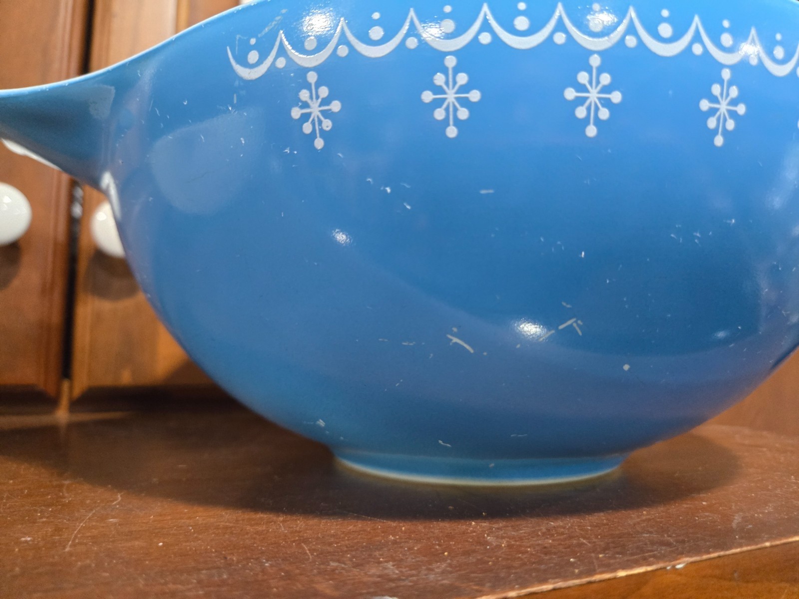 Pyrex 443 (2.5 Qt) & 444 (4 Qt) Snowflake Blue Garland Mixing Bowls – Read
