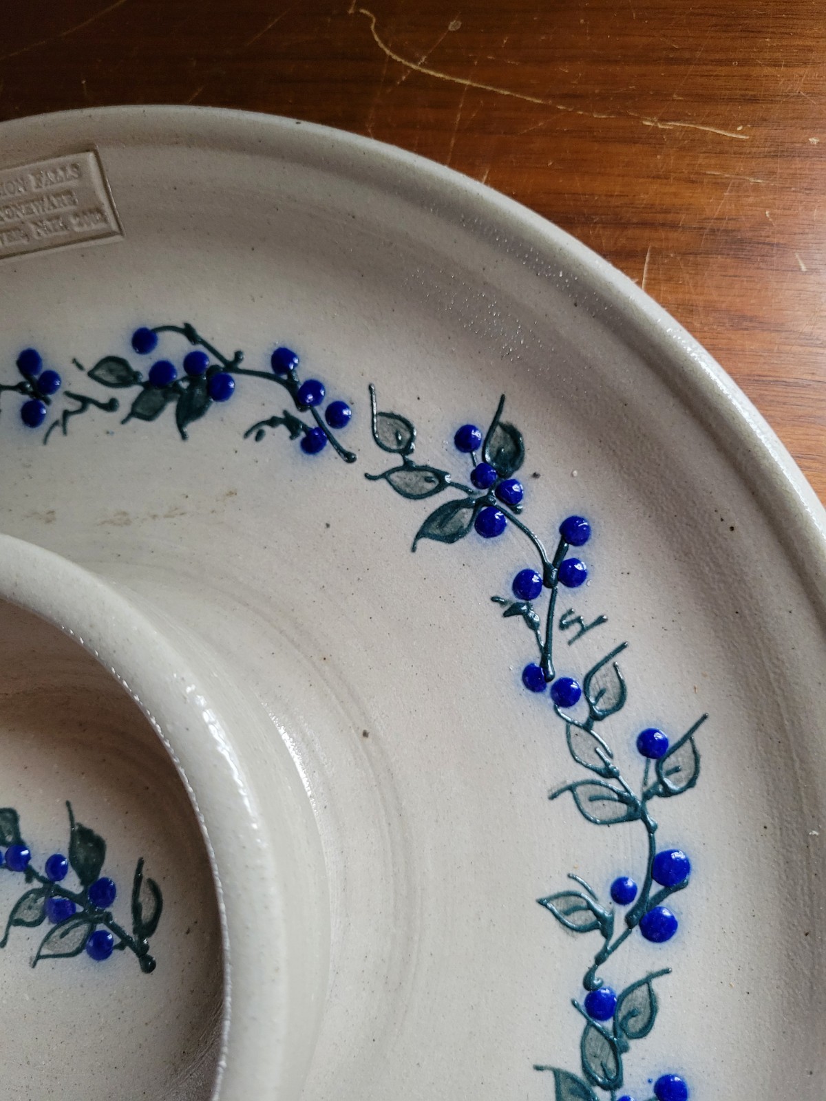 Salmon Falls Stoneware Blueberry & Green Vine 2002 Chips And Dip Platter