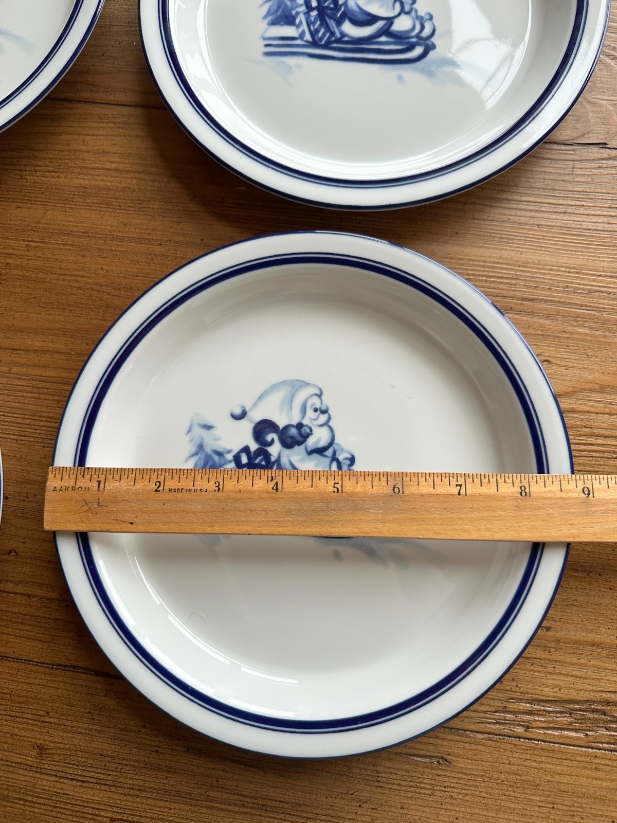 Dansk Bistro Christmas 8 3/4″ Lunch / Salad Plates Set of 8 Santa Blue White Exc
