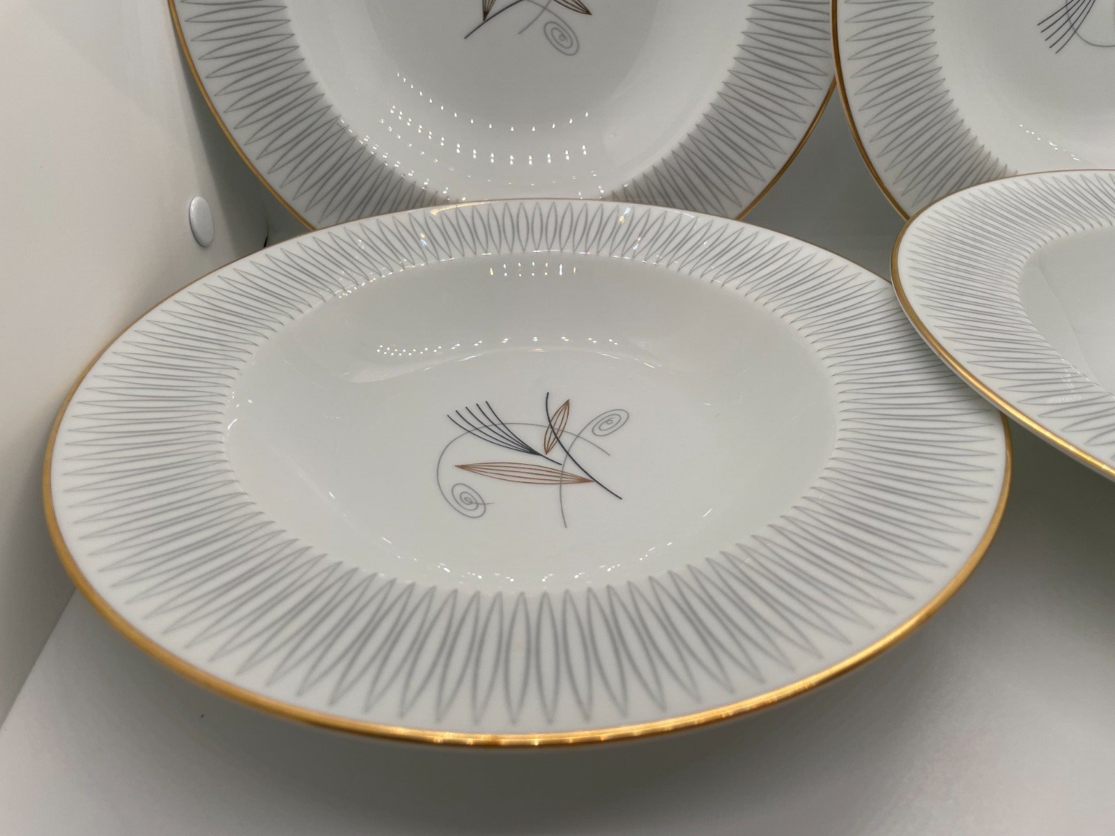 Noritake “Clinton” 8 Inch Rimmed Soup Bowl Set of 4 Great