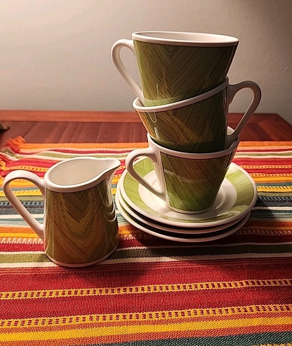 Syracuse China Syralite cup and saucer Lime Green Retro 70’s Set Of 3 & Creamer