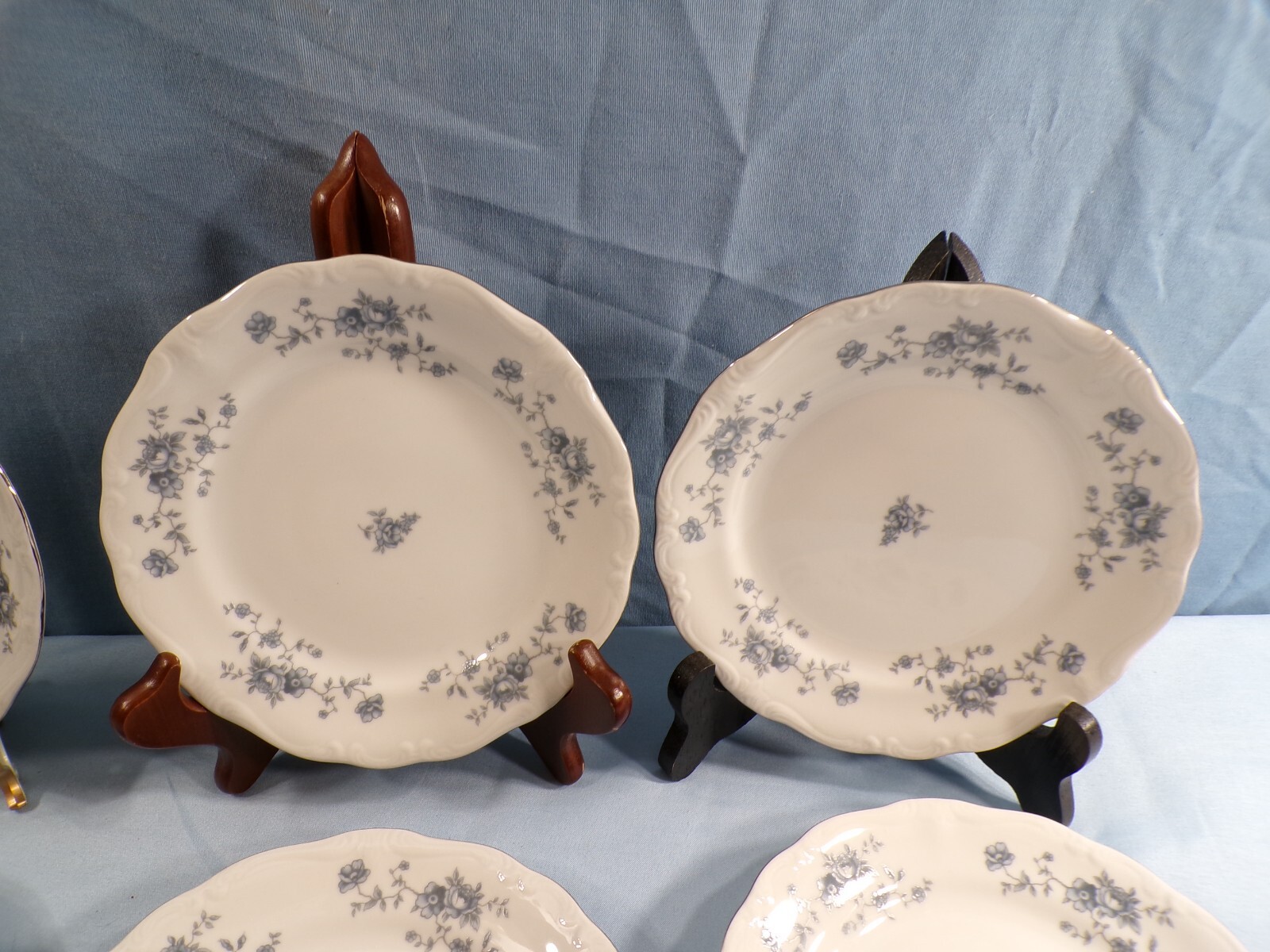 Set of 8 Johann Haviland Blue Garland Traditions Bread & Butter Plates 6 1/4″