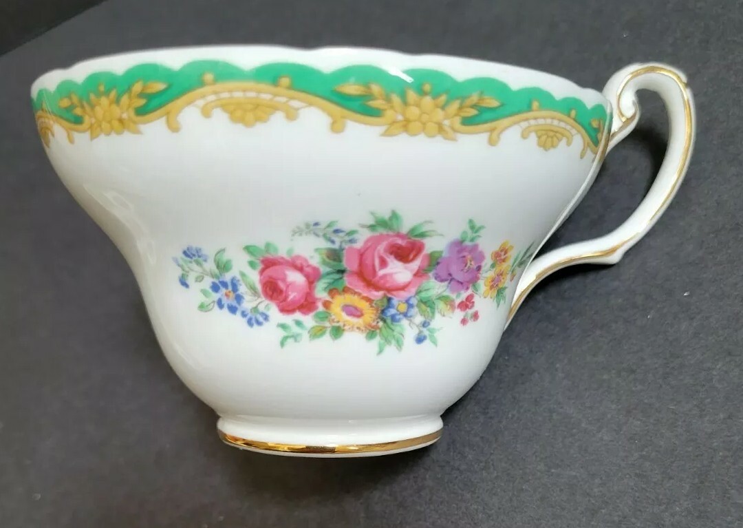 Coalport “MONTROSE Green” Tea Cup with Saucer Display only