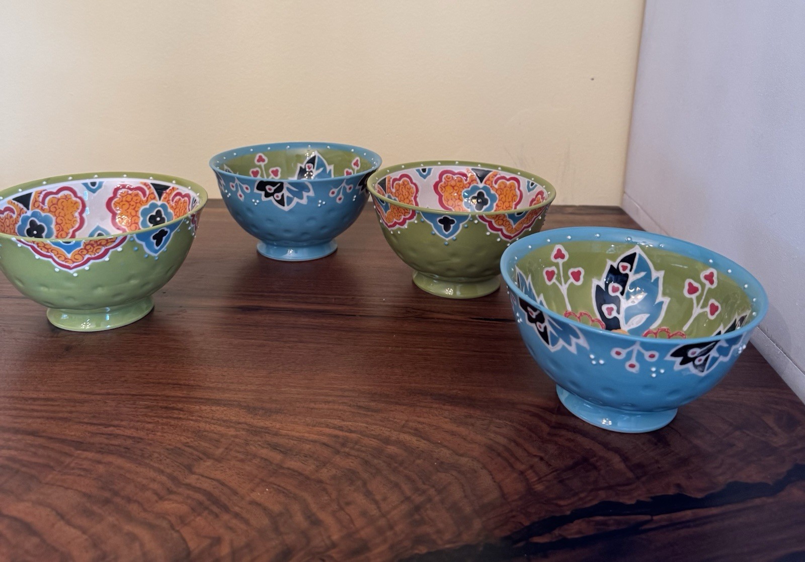 4 Yokohama Studio Japan 6″ Rice Soup Noodle Bowls Hand Painted & Embossed Dots