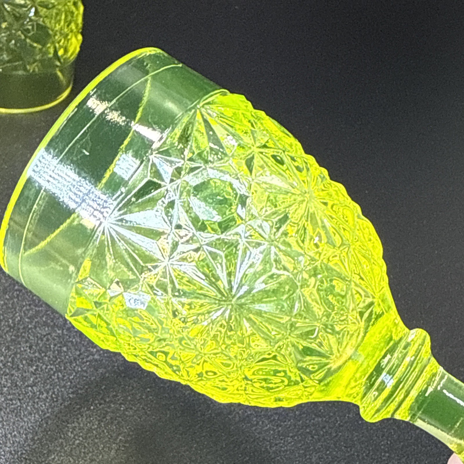 VTG 4” Uranium Vaseline Glass Goblet Daisy & Button Pattern UV Glow Lot Of 4