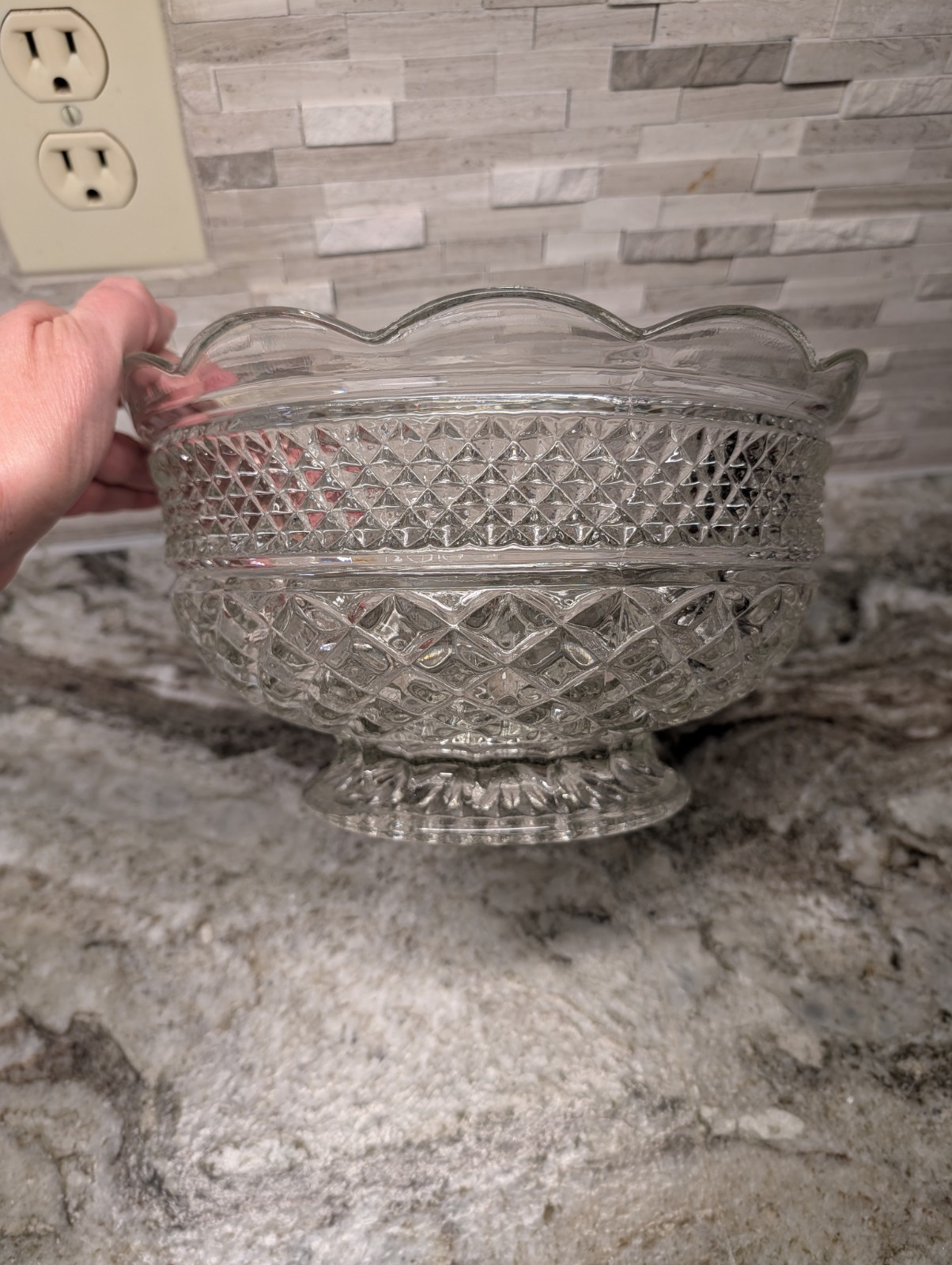 Wexford Anchor Hocking Fruit Bowl Footed 10″ Glass Center Piece Vtg W/Box USA