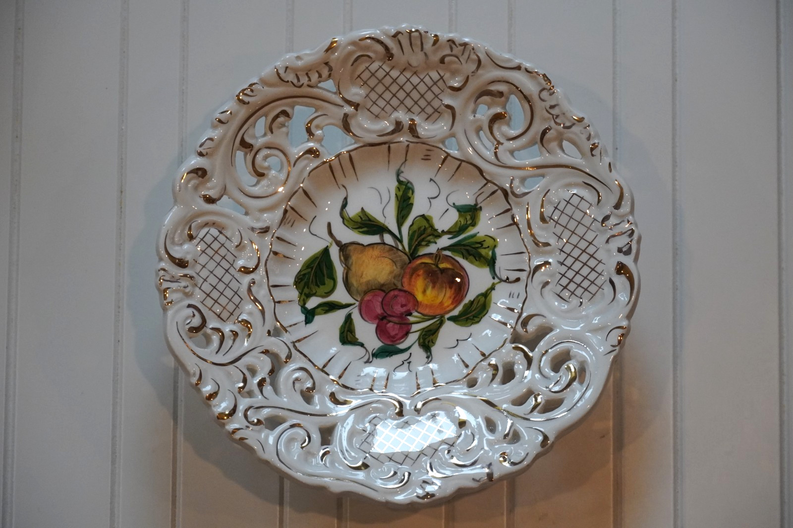 Vtg Italian Majolica Reticulated Bowl Hand Painted 7.5”d Pottery Fruit Italy