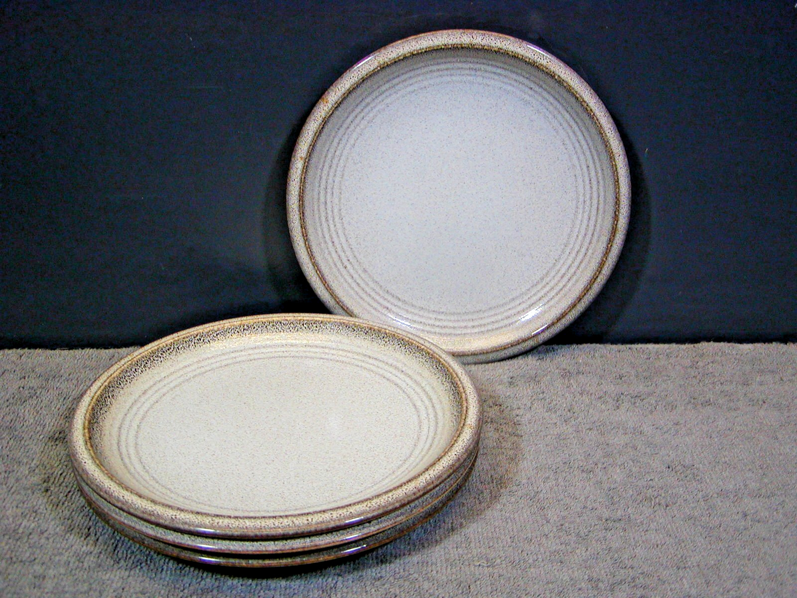 4 MIKASA STONEGLAZE TEMPERA 7-7/8″ SALAD PLATES