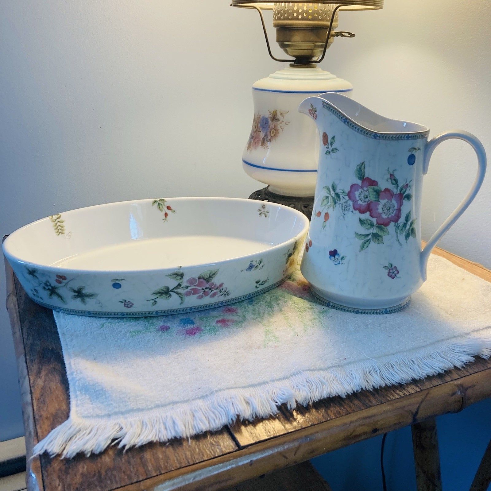 Wedgwood China Fleur Pattern Oval Serving Bowl And Pitcher 1997