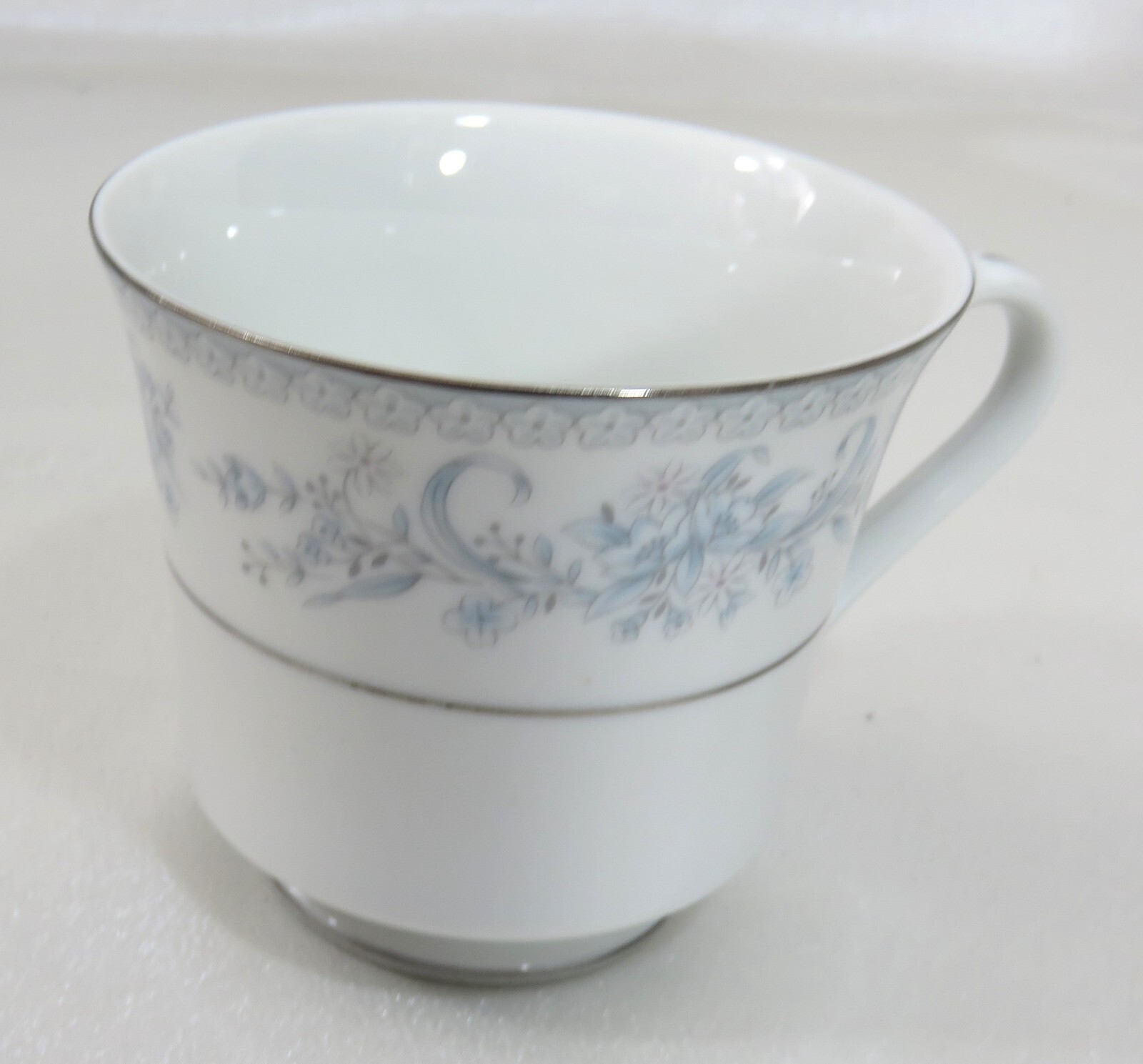 Mikasa Fine China Cup & Saucer DRESDEN ROSE White Blue Flowers – Platinum Trim