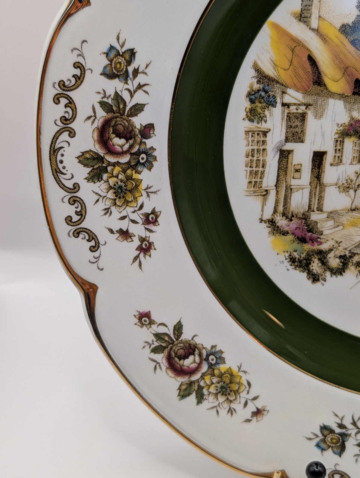 Vtg Set 2 Ascot Service Wall Plates Wood & Sons England Decorative 10″ Hangers