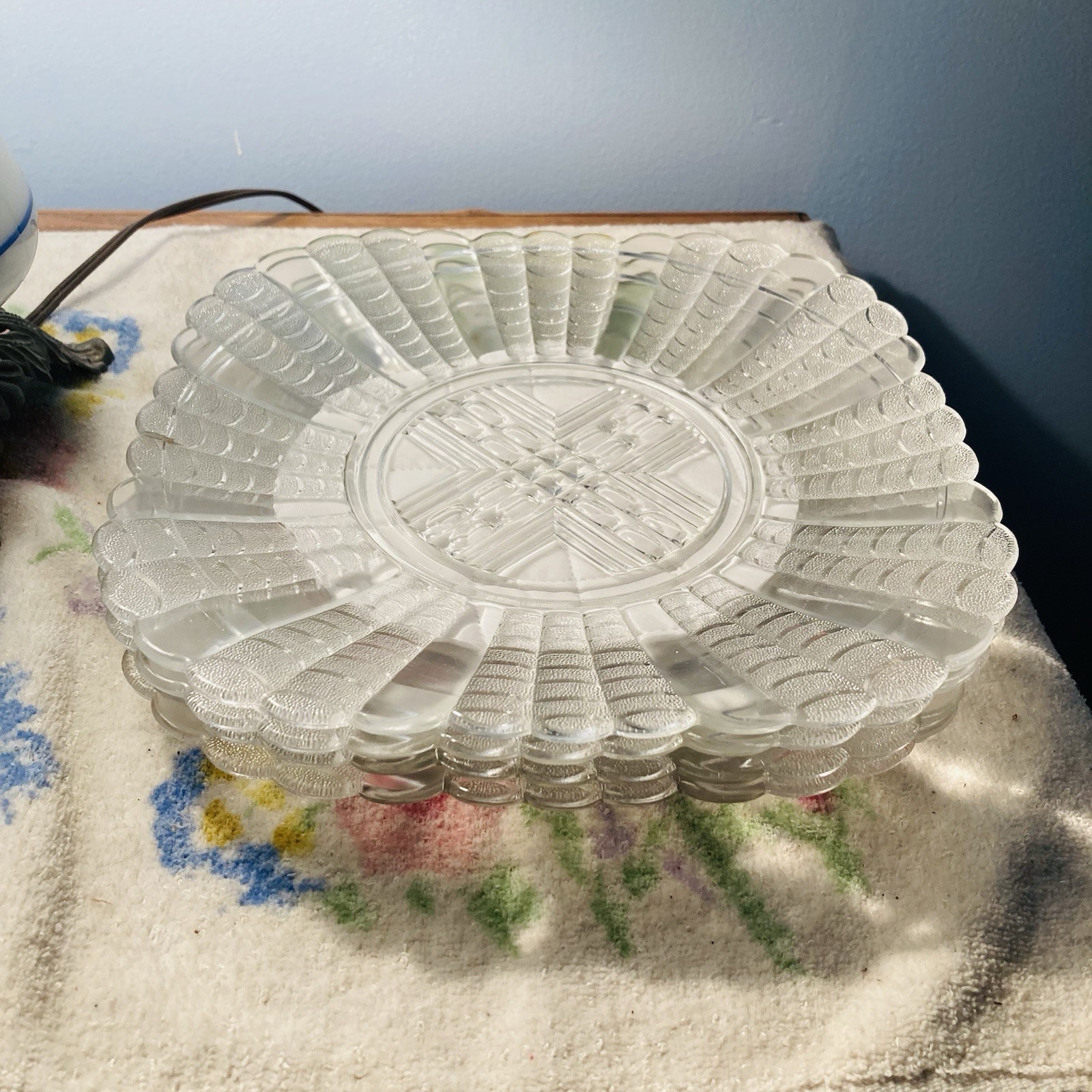 Set Of 4 EAPG Bryce Brothers Coral aka Fishscale 9″ Clear Pattern Glass Plates