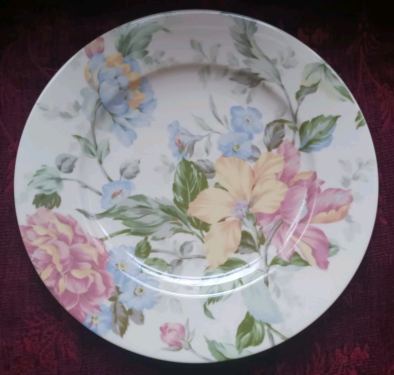 Oscar De La Renta English Tapestry 6Pc Lot – Dinner, Salad Plates, Saucers – NEW