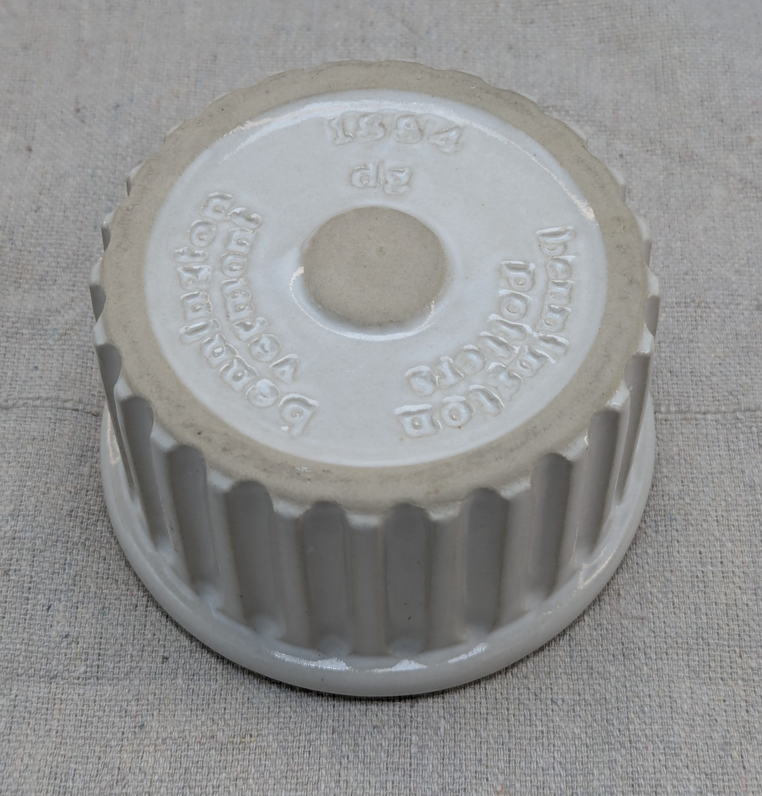 BENNINGTON POTTERS 1884 BUTTER RAMEKIN RIBBED White SOUFFLE 4.25″