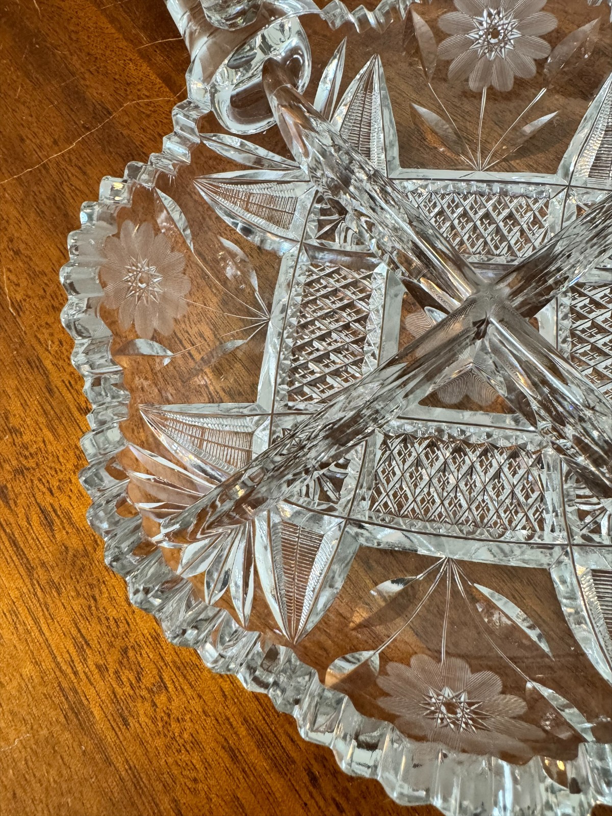 Pretty Vintage Cut Glass Divided Relish Dish with Handles – Starburst 11″x8″