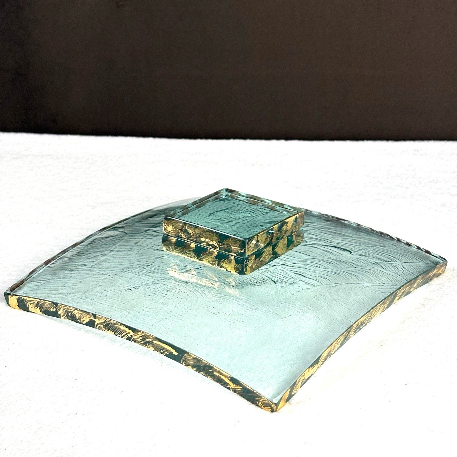 SIGNED! Vtg 1988 AnnieGlass 24K Gold 8″ Square Curved Slab Pedestal Cake Plate