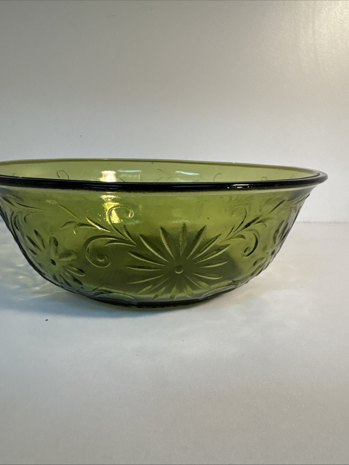 VTG 1979 Olive Green FTD Embossed Floral Glass Serving Bowl – 7 1/2 Vintage