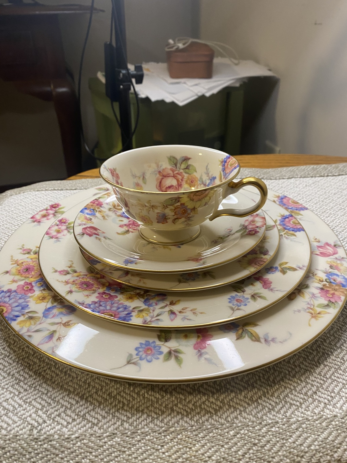 CASTLETON USA SUNNYBROOKE FIVE PIECE PLACE SETTING FOR TWELVE /60 PCS