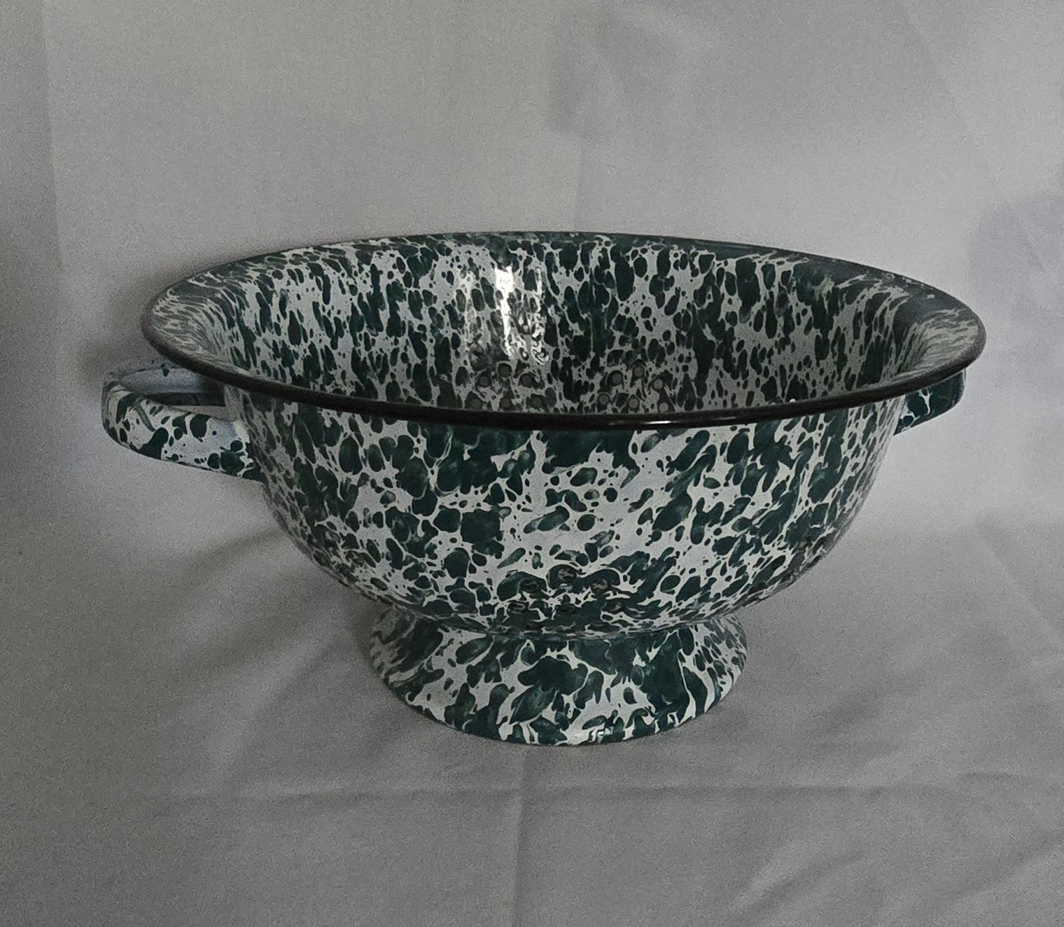 Vintage Enamelware Dark Green Splatter Medium Colander 9″