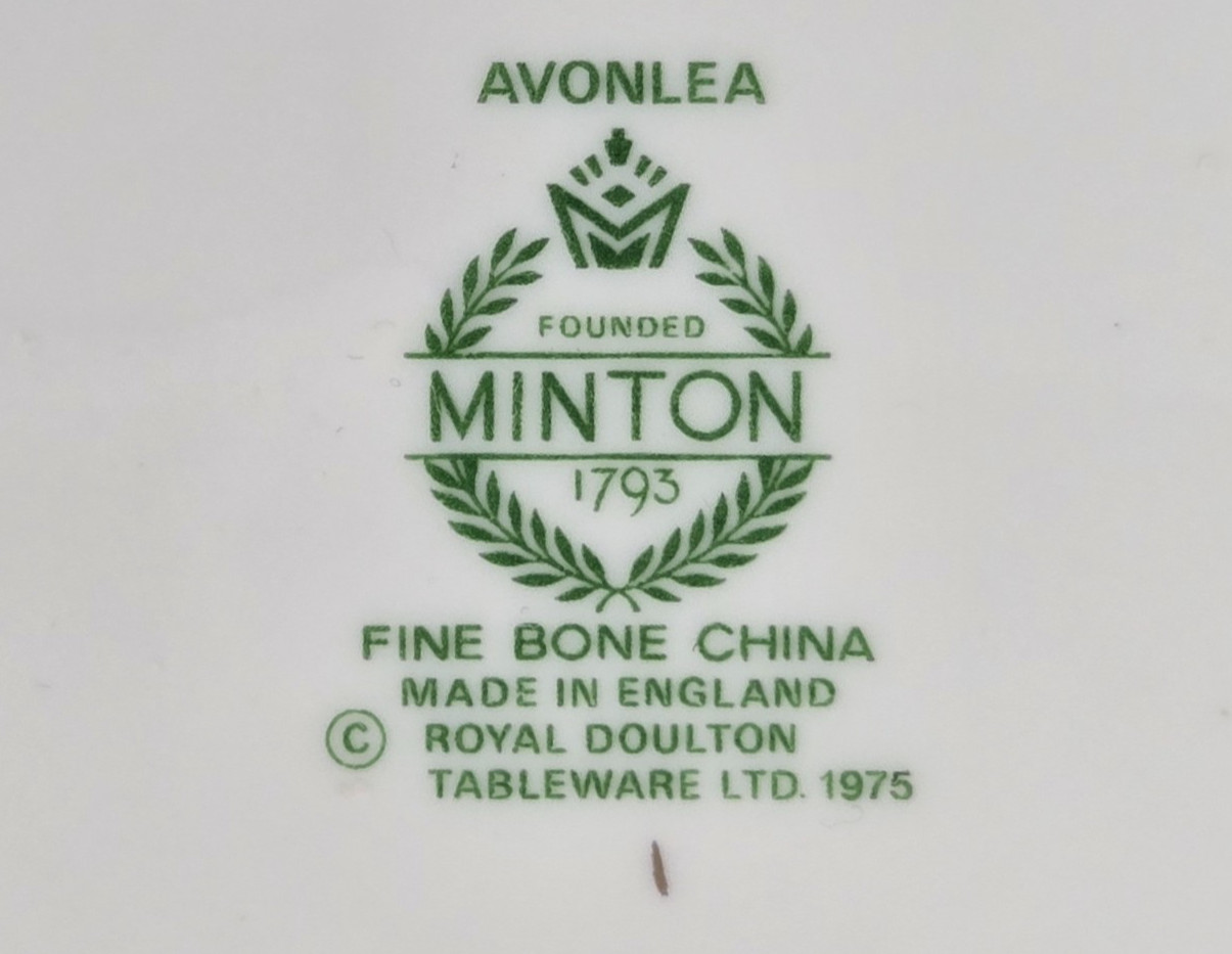 Avonlea by Minton 5 piece place setting dinner salad dessert plate cup saucer
