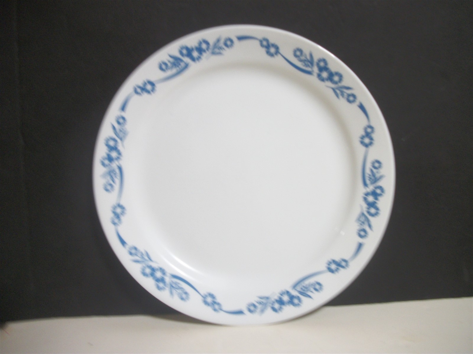 4 Corelle Blue Cornflower Dinner Plates 10 1/4″ by Corning