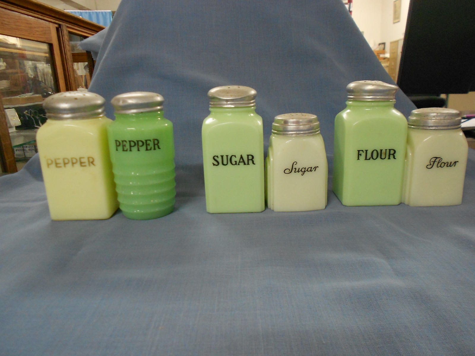 6 Vintage Jeannette? McKee? Jadeite Glass Pepper Sugar Flour Jars 3 3/4″-5″ tall