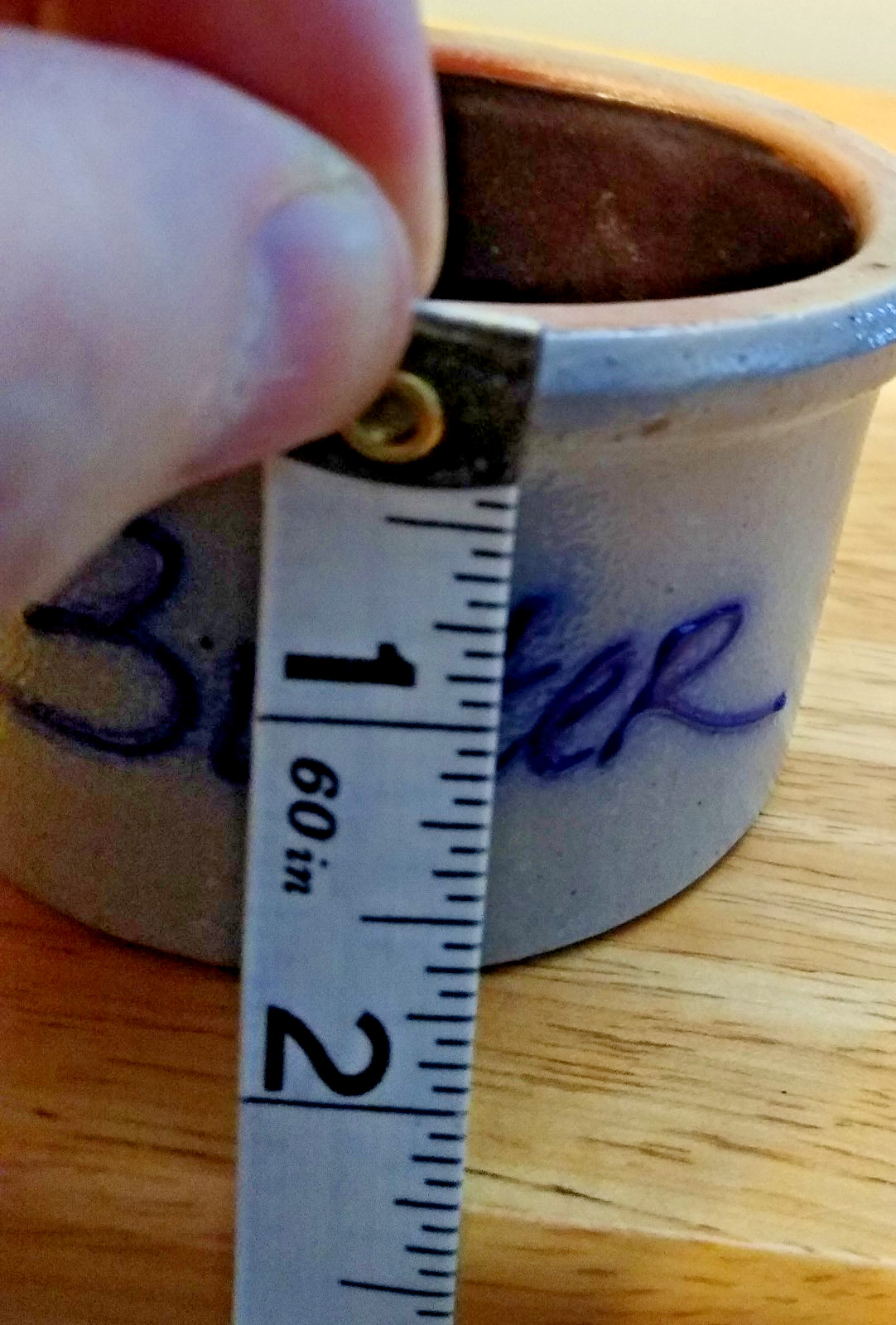 1997 – Salmon Falls Pottery – 2 1/4″ Tall – Butter Cup – Damaged