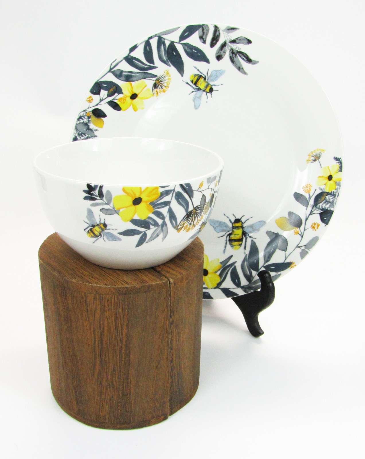 Royal Norfolk Spring Bee Floral pattern 2 Dinner Plates and 2 Cereal Bowls EUC