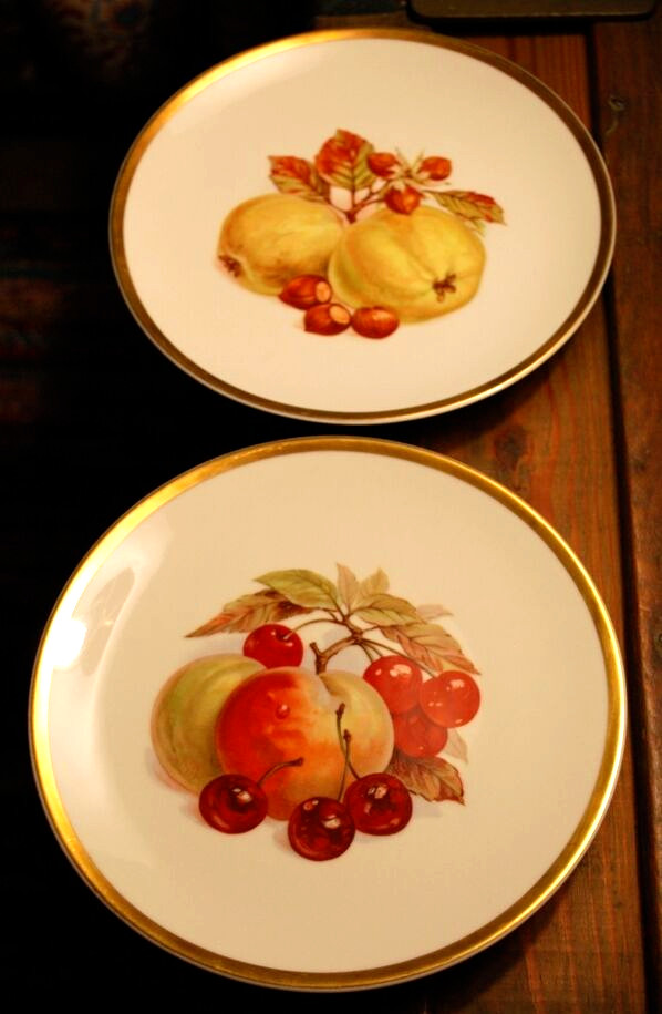 Vintage Set 2 DECORATIVE PLATES/ PEACH & APPLE Bavaria Jaeger Germany Porcelain