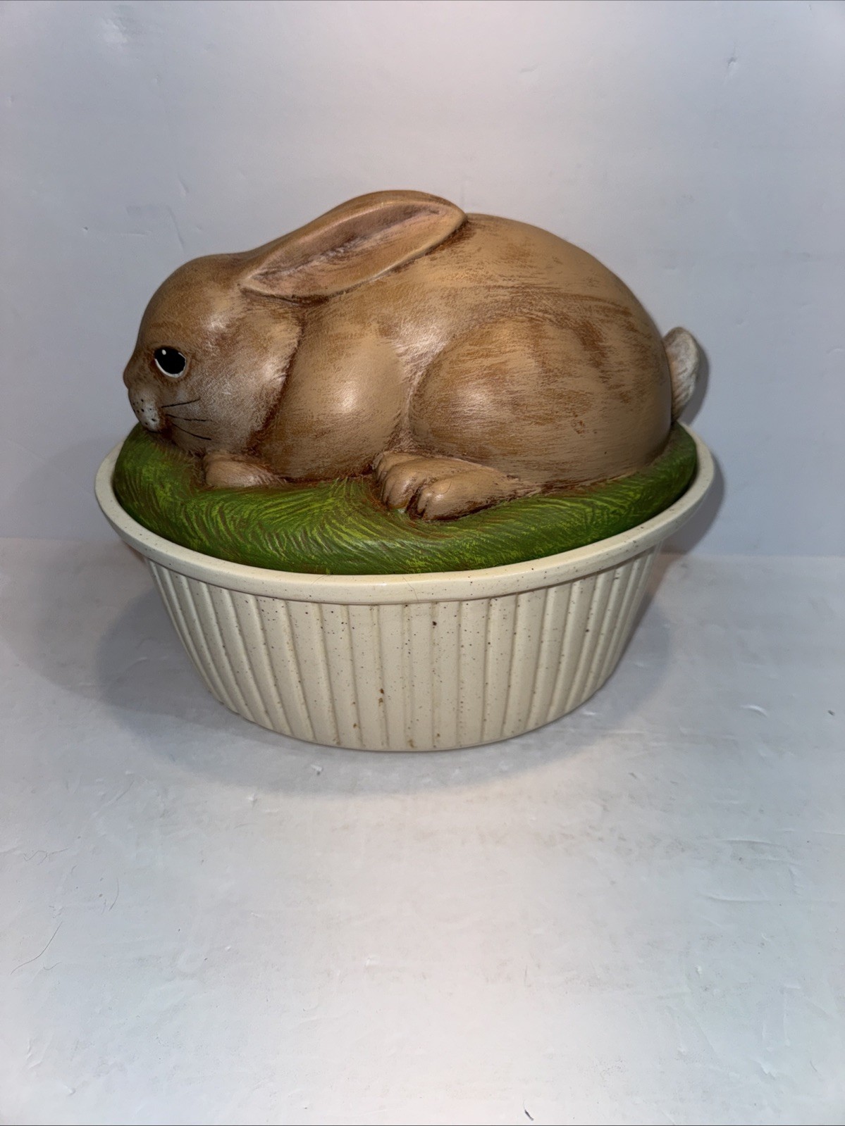 vintage 1982 Scioto ceramic rabbit-topped covered dish Easter