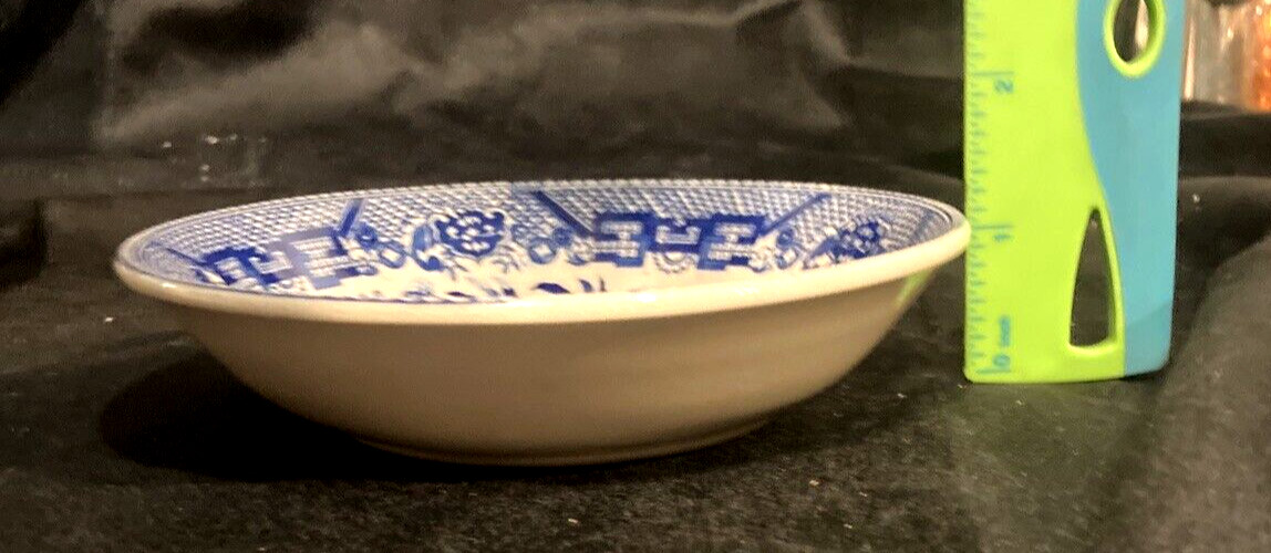 Vintage Blue Willow England Berry Bowl Dish 5-1/4″ Diameter 1-1/8 inches tall(E)