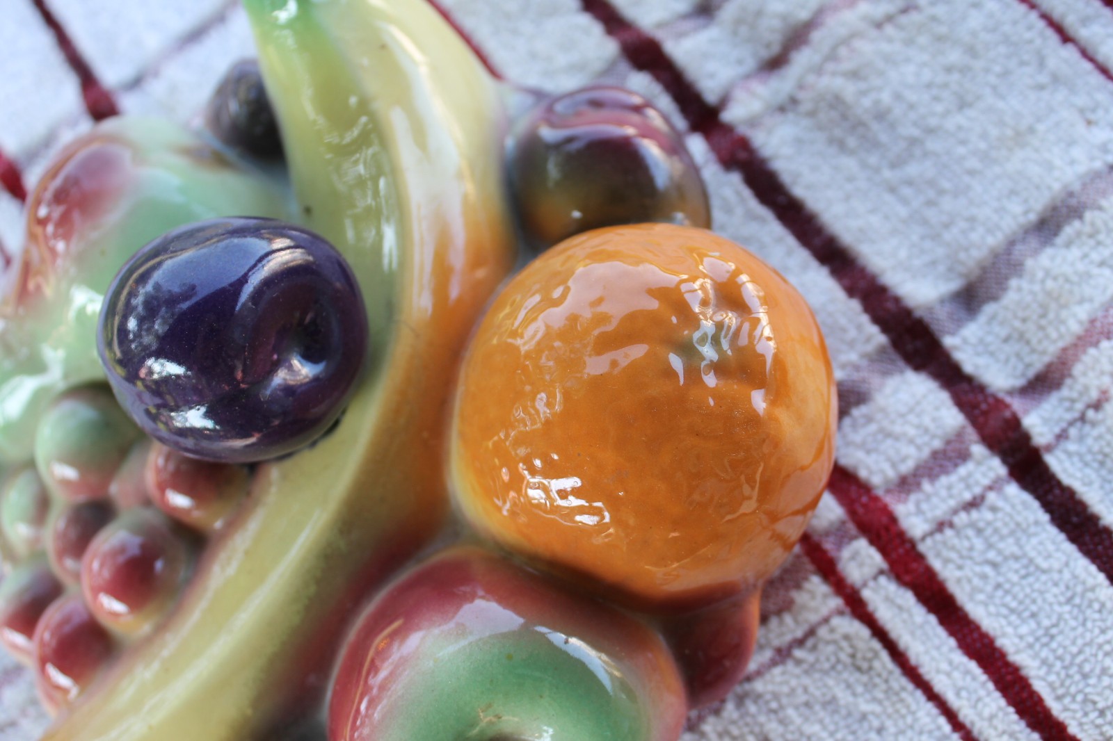 Cookie Jar with Lid Embossed Fruit has a crack look at pitures