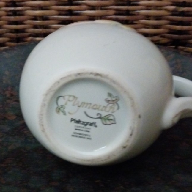 *RARE*Pfaltzgraff Plymouth Creamer Ceramic Fruit and Leaves Pattern Glossy Round