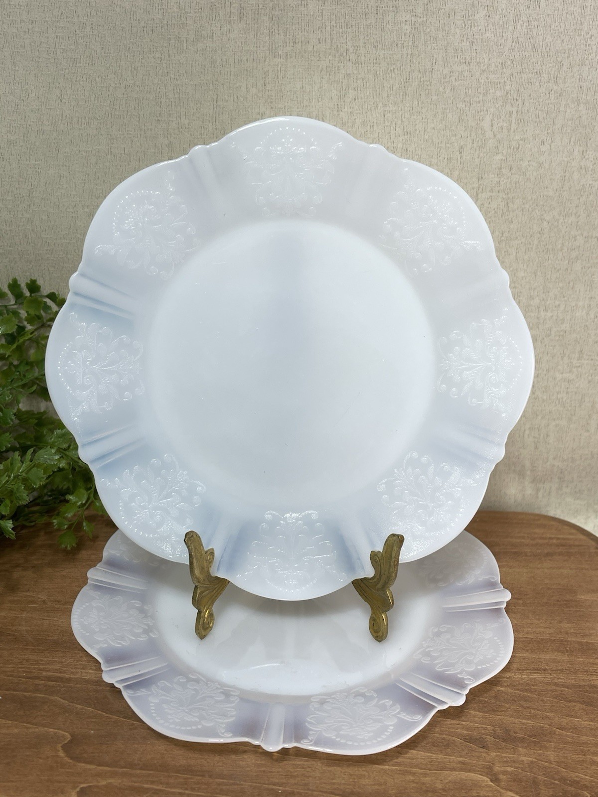 MacBeth Evans Plates 4 6 In 2 8 In White Opalescent American Sweetheart