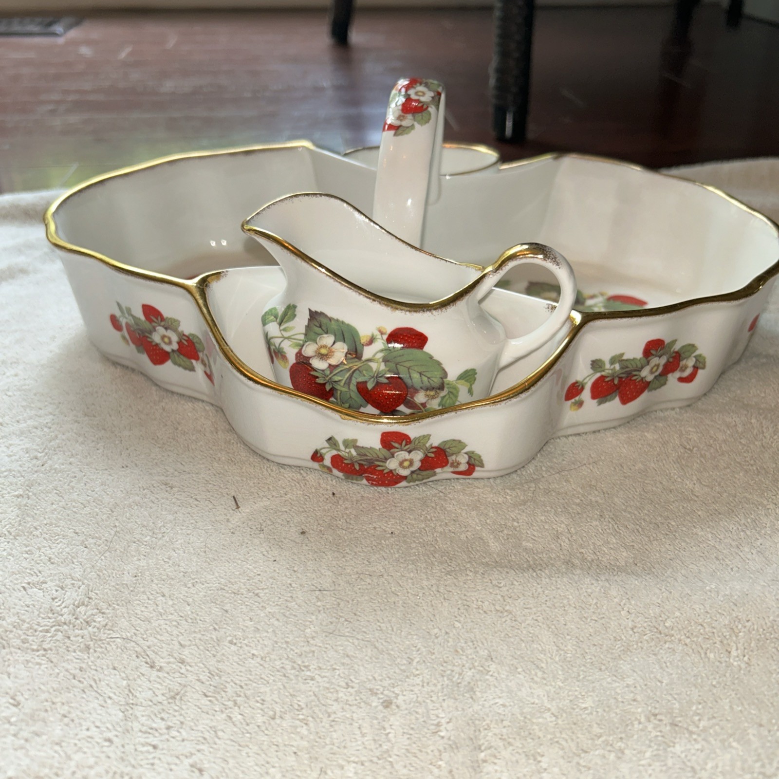St. George Fine Bone China Strawberry Basket with creamer and sugar bowl slots