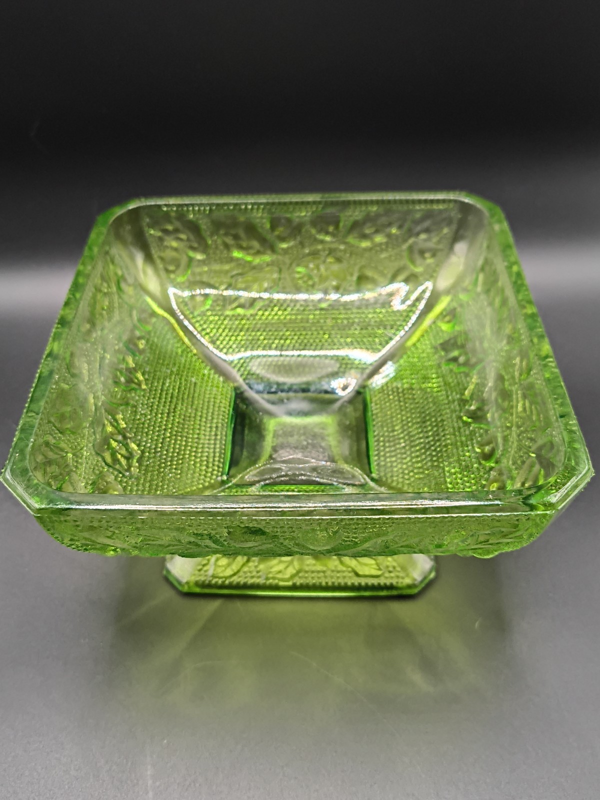 JEANETTE GLASS Green Oak and Acorn Pattern Lidded Vntg W/Uranium Or Maganese