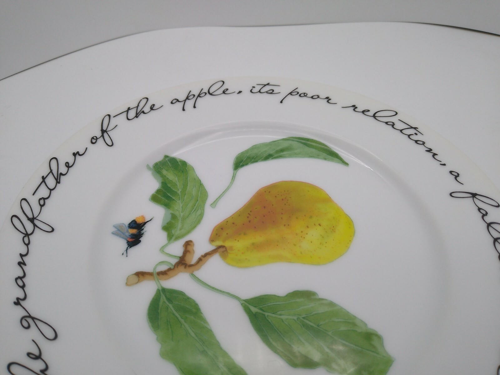 Williams – Sonoma Orchard Suite Pear – Luncheon / Dessert Plate